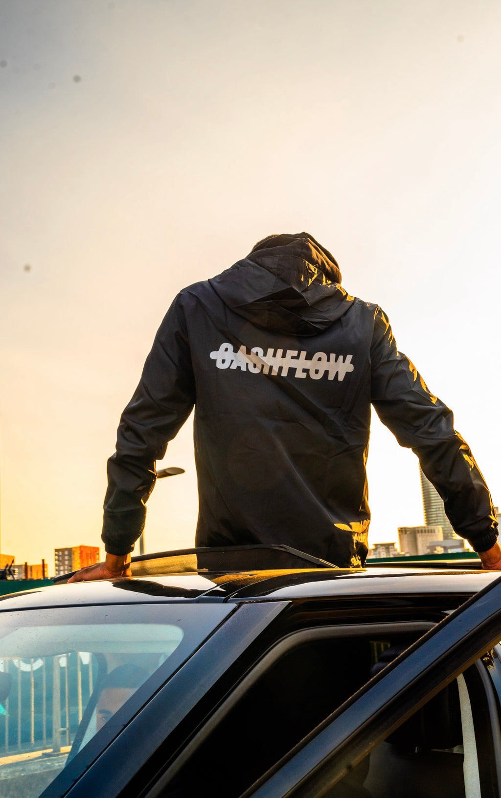 Black cash flow windbreaker