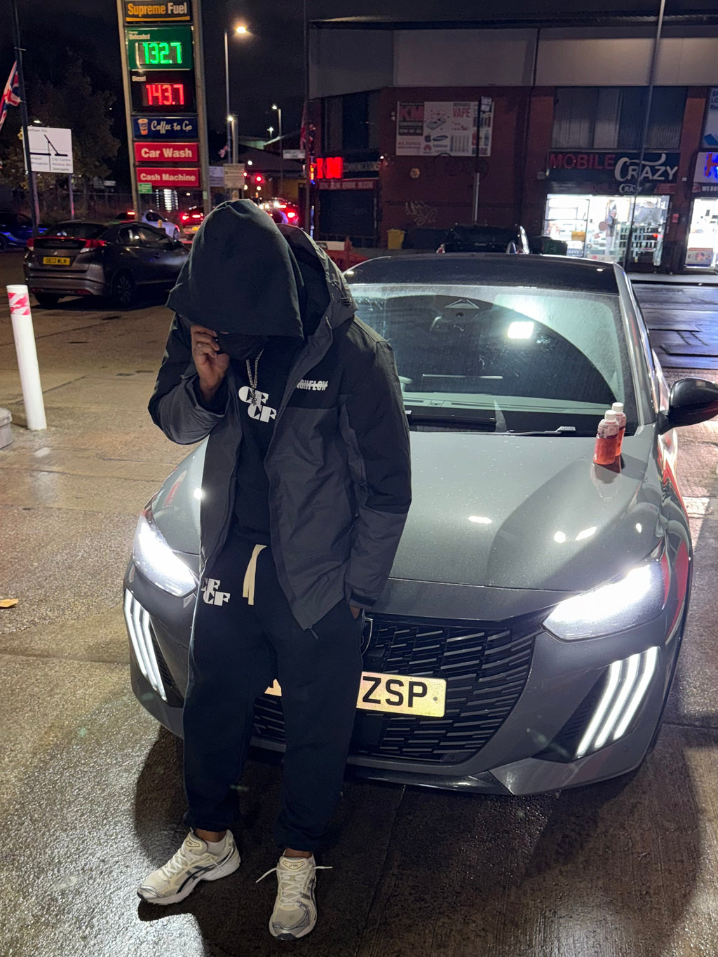 Cool grey windrunner