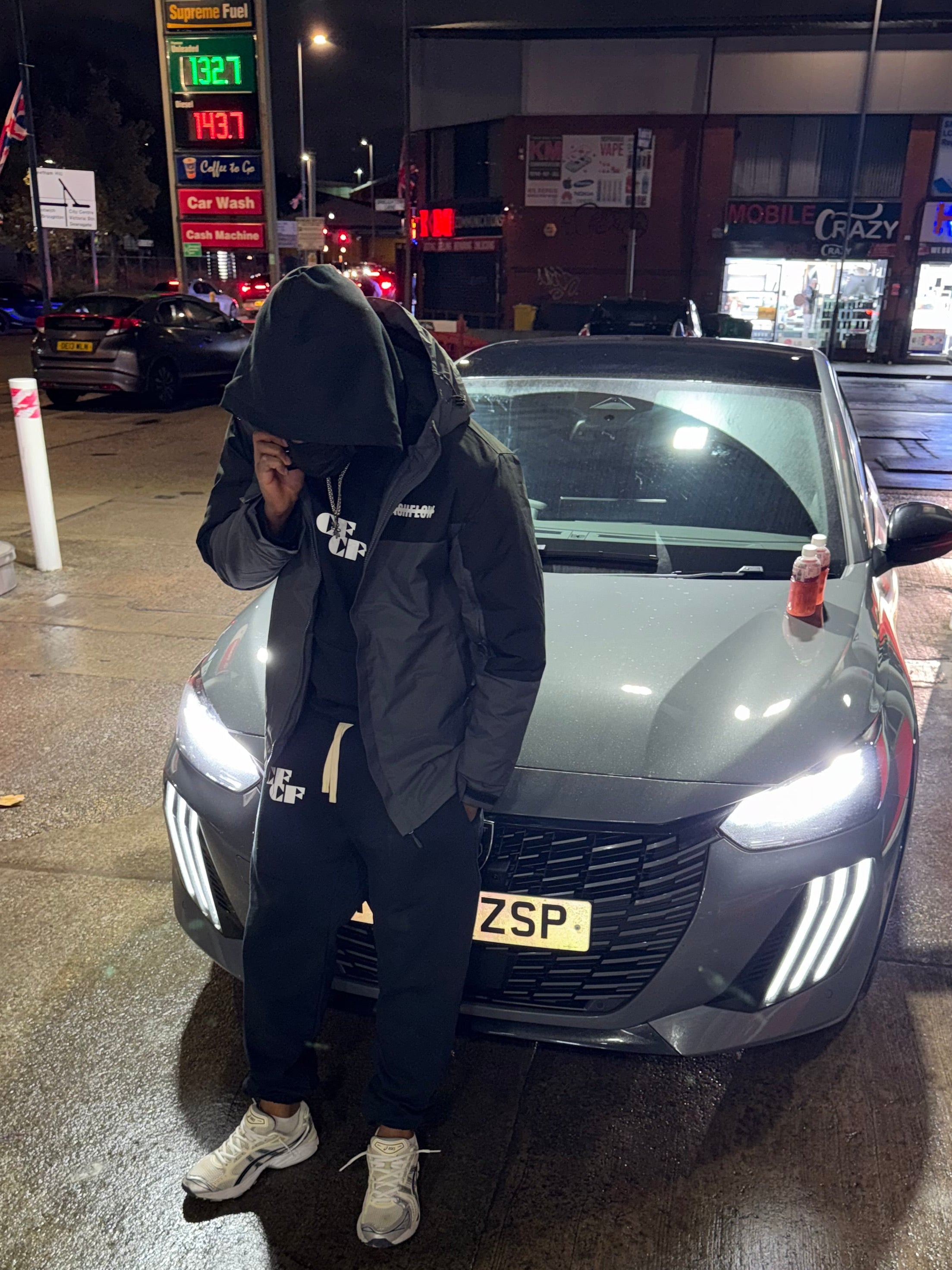 Cool grey windrunner